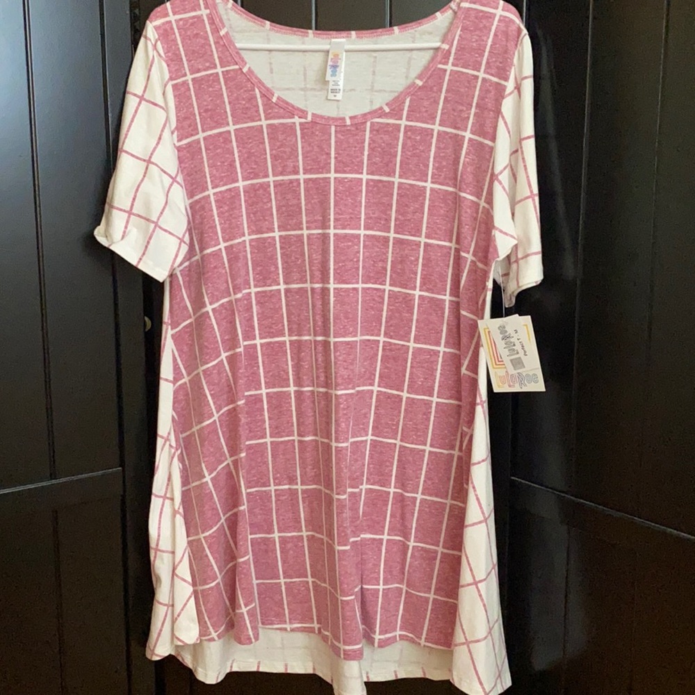 Lularoe “perfect T”